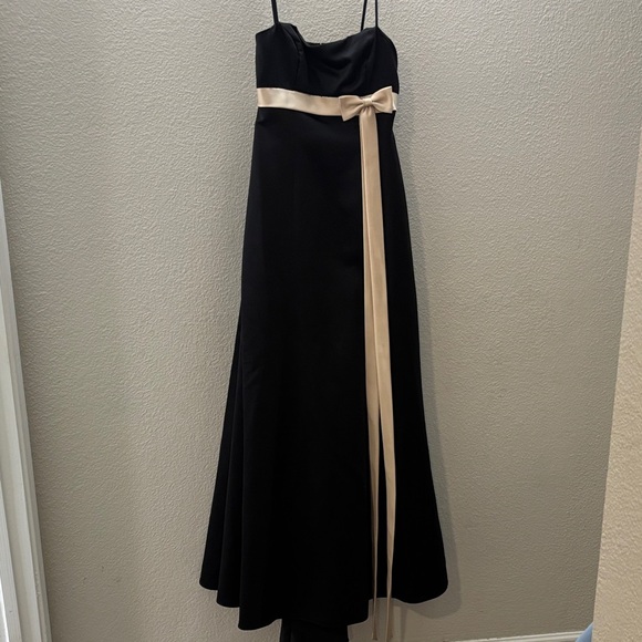 Alfred Angelo Dresses & Skirts - Alfred Angelo Black Maxi Dress with Cream Accent